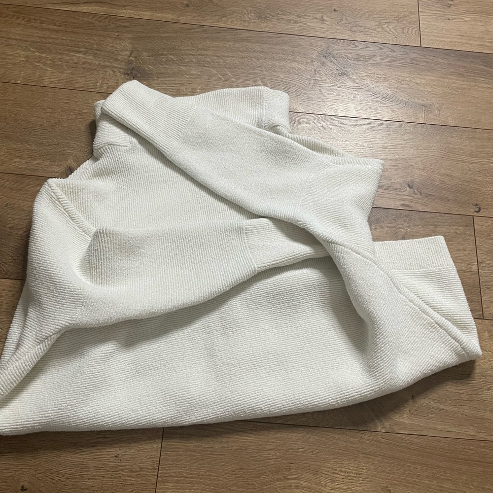 Free People Oversized Cream Cowl Neck Sweater size Small - Picture 6 of 11